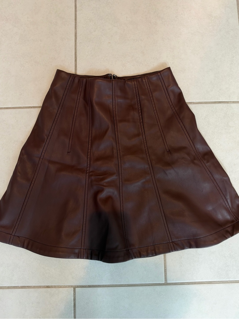 Women's faux leather skirt